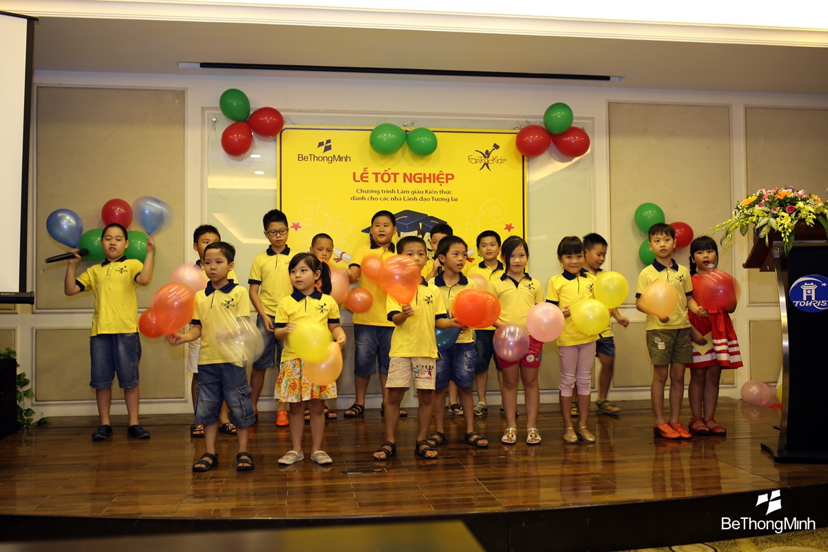 lễ tốt nghiệp FasTracKids